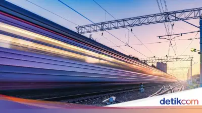 Tabrakan Dua Kereta di Inggris Tewaskan 1 Orang, Puluhan Luka