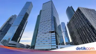 Tegang, Rusia Cegat Puluhan Drone ke Moskow, 4 Bandara Ditutup