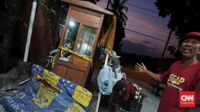 Teror Api di Rumah Fia Sleman Meluas, Bakar Benda di Luar Bangunan
