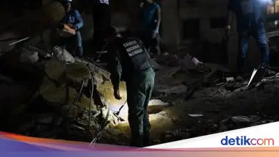Tim SAR Evakuasi Korban dari Reruntuhan Usai Gempa Dahsyat Venezuela