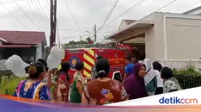 Viral Emak-emak Protes Mobil Damkar Kirim Air ke Rumah Kadis di Medan