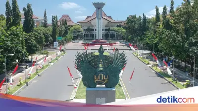 Warek UNY Buka Suara Usai Viral Debat Mahasiswa Soal Spanduk Kritik