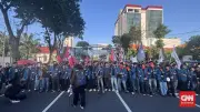 1.249 Personel Polisi Kawal Demo Mahasiswa di Grahadi Surabaya