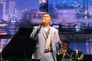 Alonzo Brata Curi Perhatian sebagai Pembuka Konser Indra Lesmana