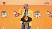 Bahlil Tepok Jidat Dengar Lagu 'Mas Bahlil Ganteng' di Mubes Kosgoro