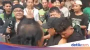 Beli Motor Rp12 Juta Pakai Uang Palsu, Pria di Jaktim Diamuk Massa