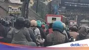 Bus TransJakarta Rusak di Ciputat, Macet 1,5 Km ke Jakarta