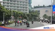 CFD Bundaran HI Ditiadakan, Warga Tetap Antusias Lari dan Bersepeda