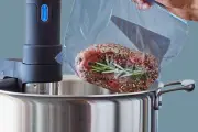 Chef Bryan Ungkap Keunggulan Teknik Sous Vide untuk Masak Steak