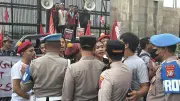 Demo Cipayung Menggugat di DPR Memanas, Massa dan Polisi Adu Mulut
