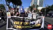 Demo di Surabaya, Aliansi Rakyat Sampaikan 9 Poin 'Nawa Nestapa' Prabowo-Gibran