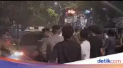 Demo Tolak Kenaikan BBM Nonsubsidi di Cikini Dibubarkan Polisi