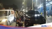 Dishub Jaksel Cabut Pentil Mobil Parkir Liar di Jalan Minangkabau