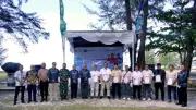 DLH Belitung Timur Tanam Ratusan Pohon Cemara Laut Cegah Abrasi