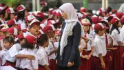 DPR Usul Gaji Guru Minimal Rp 5 Juta, Pemerintah Siapkan Kenaikan di APBN 2027