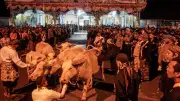 Dua Kubu Keraton Solo Gelar Kirab 1 Suro, Mangkubumi Punggungi Purbaya