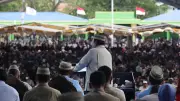 Dukungan MBG Menggema saat Prabowo Pidato di Gorontalo, Anak-anak Bentang Spanduk