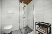 Hindari 5 Kesalahan Ini Saat Membersihkan Kamar Mandi