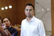 Hoaks Foto Raffi Ahmad Ditangkap Polisi, Ini Fakta Sebenarnya