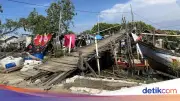 Jembatan Muara Gembong Hampir Roboh, Warga Bergantung pada Akses Darurat