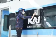 KAI Luncurkan KA Cikuray dengan Kereta Ekonomi Kerakyatan dan Petani-Pedagang