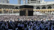 Kain Ka'bah Diganti Malam Ini, Jemaah Tawaf Diimbau Perbanyak Doa