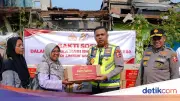 Kakorlantas Salurkan 1.000 Paket Bantuan untuk Korban Kebakaran Kemayoran