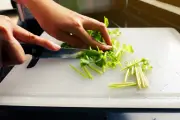 Kapan Harus Ganti Talenan Plastik? Ini Tanda-tandanya