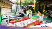 Kapolri Ziarah ke Makam Bung Karno di Blitar, Doa Bersama hingga Tabur Bunga