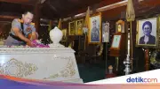 Kapolri Ziarah ke Makam Soeharto di Astana Giribangun Jelang Hari Bhayangkara ke-80