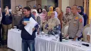 KDM Serahkan Sayembara Rp250 Juta ke Keluarga Korban Taufik Hidayat