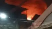 Kebakaran di Johar Baru Hanguskan 30 Rumah, Warga Mengungsi ke Masjid