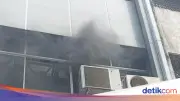 Kebakaran Ruko 3 Lantai di Kemayoran, 60 Personel Damkar Dikerahkan