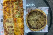Kisah Ibu Rumah Tangga Sukses Jualan Piza Kaki Lima di Surabaya