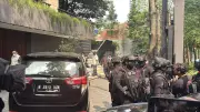 KPK Geledah Rumah Silmy Karim di Kebayoran Baru, Dikawal Brimob Bersenjata