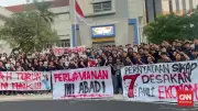 Mahasiswa Unair dan Masyarakat Sipil Sampaikan 7 Tuntutan Ekonomi