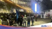 Massa Demo di Patung Kuda Jakpus Minta Evaluasi Total Program MBG