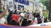 Massa Demo Kantor BGN Minta Audit Program Makan Bergizi Gratis