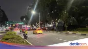 Massa Mahasiswa di Patung Kuda Bubar, Lalin Kembali Normal