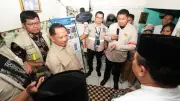 Mendagri Tinjau Penerima Bantuan Bedah Rumah di Jakarta Timur