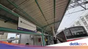 Menjajal KRL dari Stasiun Kota ke JIS, Ternyata Butuh 45 Menit