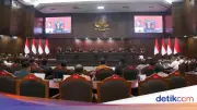 MK Tolak Gugatan Mahasiswa soal Frasa 'Langsung' di UU Pilkada