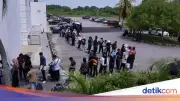 Momen Ribuan Warga Malaysia Antre 2 Km Lamar Kerja di Pabrik Semikonduktor