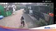 Nyamar Jadi Wanita Berjilbab, Pria Curi Mobil Tetangga di Tangerang