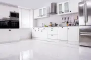 Panduan Memilih Lantai Dapur: Kelebihan dan Kekurangan 4 Material