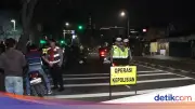 Patroli Dini Hari di Jakbar, Polisi Amankan Pria Bawa Sabu