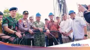 Pekanbaru Tertibkan Kabel Fiber Optik Semrawut, Wali Kota Pimpin Pemotongan
