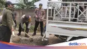 Polda Sumsel Perbaiki Jalan Berlubang di Talang Jambe Respons Keluhan Warga