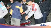 Polisi Amankan 2 Remaja Bawa Tembakau Sinte saat Patroli di Jakbar