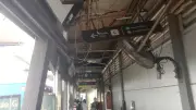 Polisi Buru Sopir Truk Tabrak Halte Transjakarta Tebet Eco Park